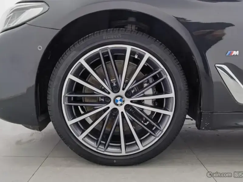 2023 BMW 5 серии с пробегом 43 500 км