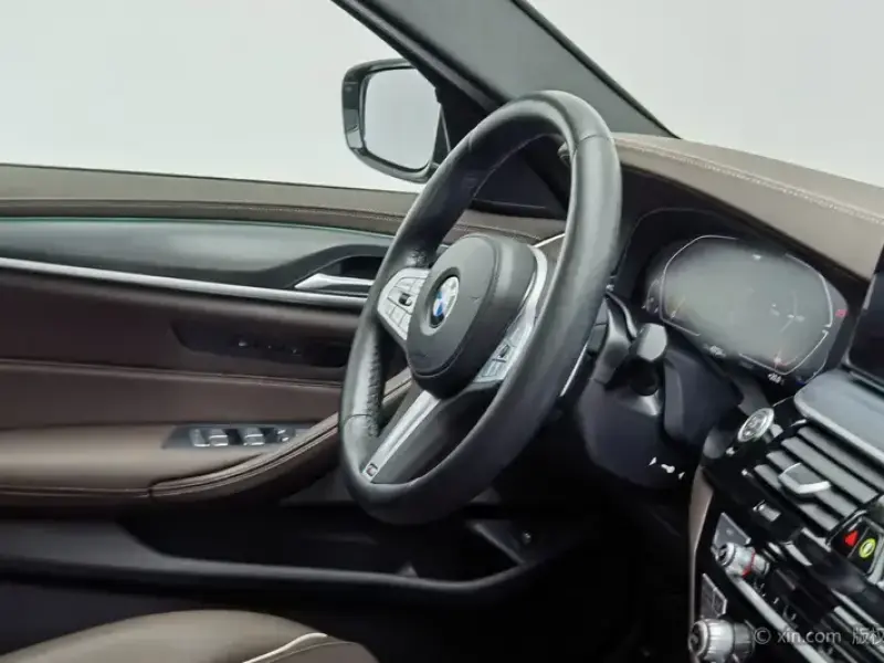 2023 BMW 5 серии с пробегом 43 500 км