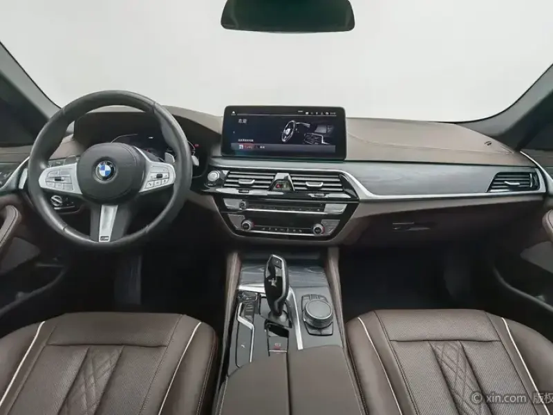 2023 BMW 5 серии с пробегом 43 500 км