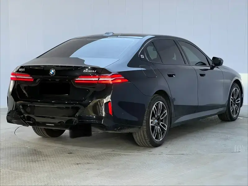 2025 BMW 5 серии с пробегом 15 000 км