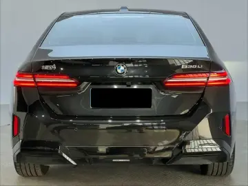2025 BMW 5 серии с пробегом 15 000 км
