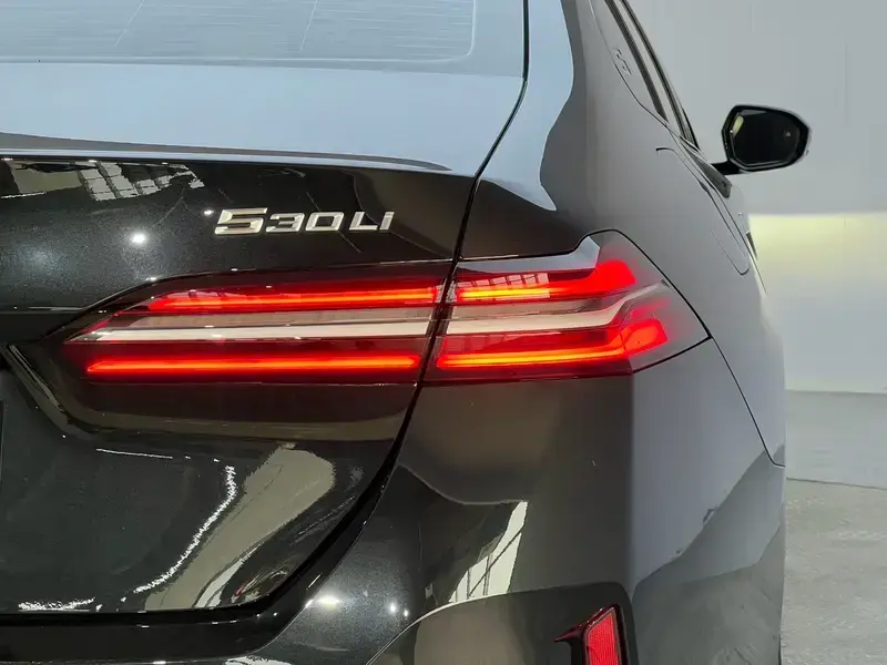 2025 BMW 5 серии с пробегом 15 000 км