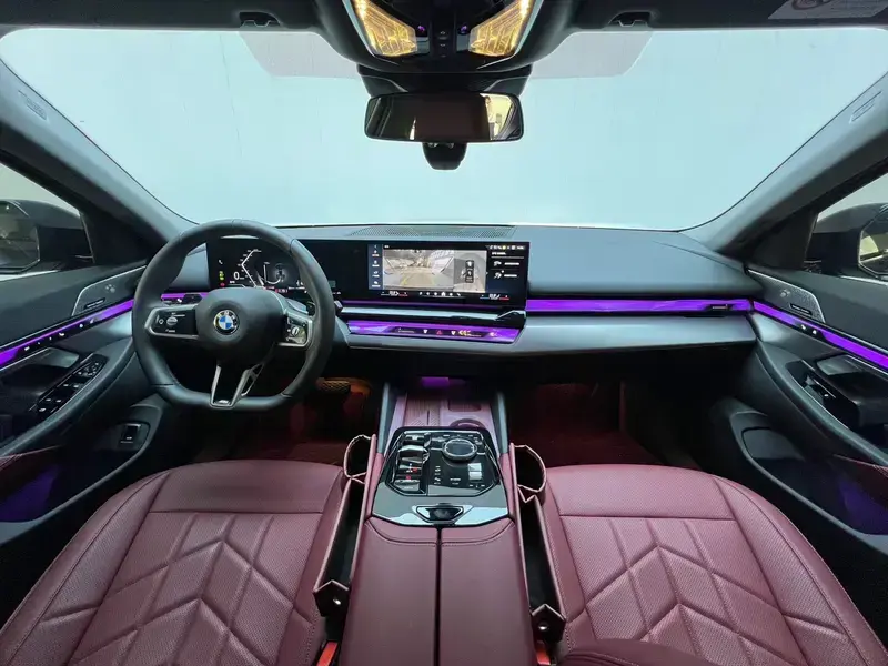 2025 BMW 5 серии с пробегом 15 000 км