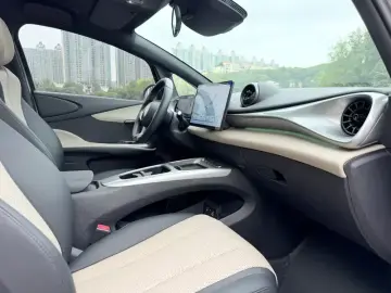 2025 BYD Dolphin с пробегом 7 000 км
