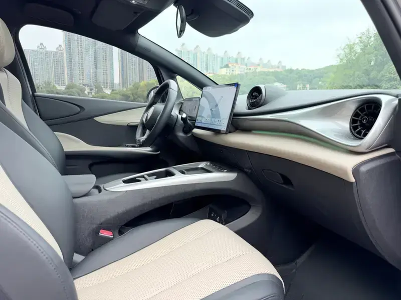 2025 BYD Dolphin с пробегом 7 000 км