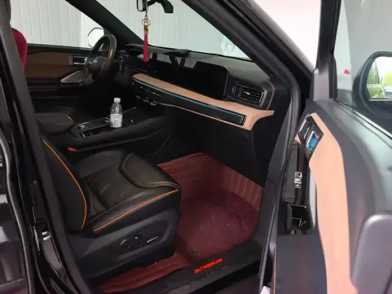 2023 Ford Explorer с пробегом 49 000 км