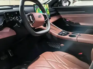 2025 Geely Galaxy L6 с пробегом 57 000 км