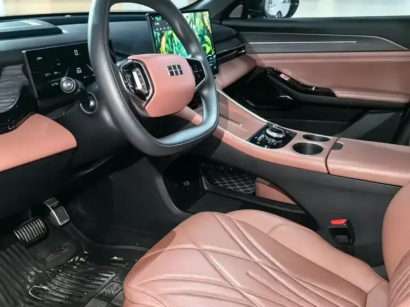 2025 Geely Galaxy L6 с пробегом 57 000 км