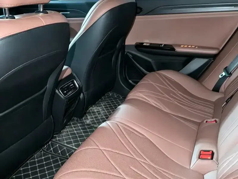 2025 Geely Galaxy L6 с пробегом 57 000 км