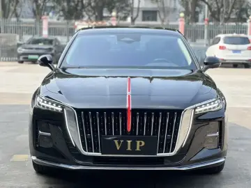 2024 Hongqi H5 с пробегом 17 000 км