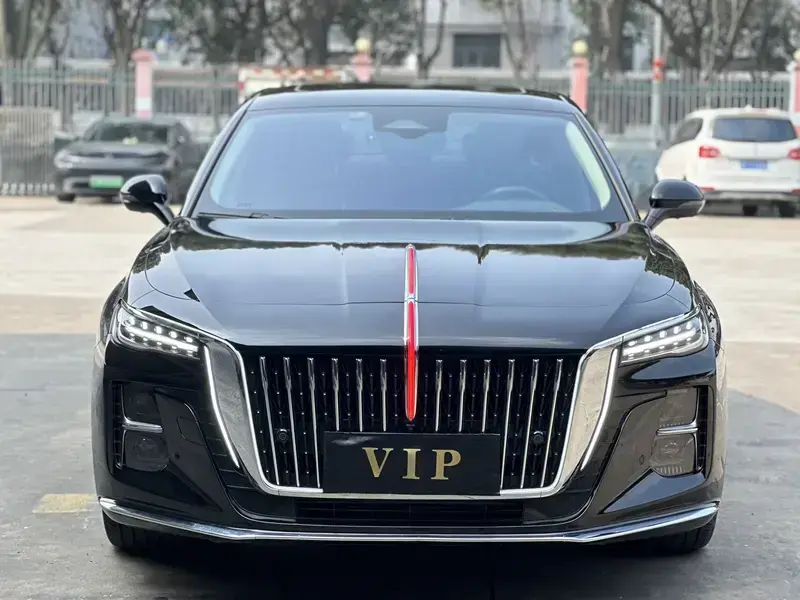 2024 Hongqi H5 с пробегом 17 000 км