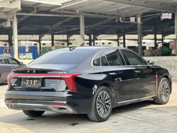 2024 Hongqi H5 с пробегом 17 000 км