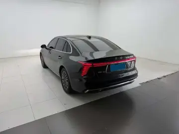 2024 Hongqi H5 с пробегом 50 000 км