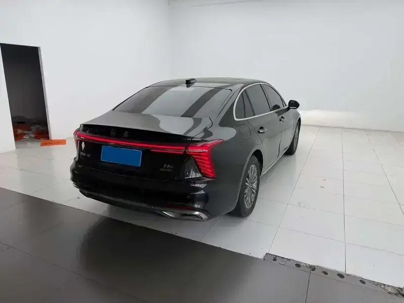 2024 Hongqi H5 с пробегом 50 000 км