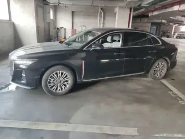 2024 Hongqi H5 с пробегом 44 000 км