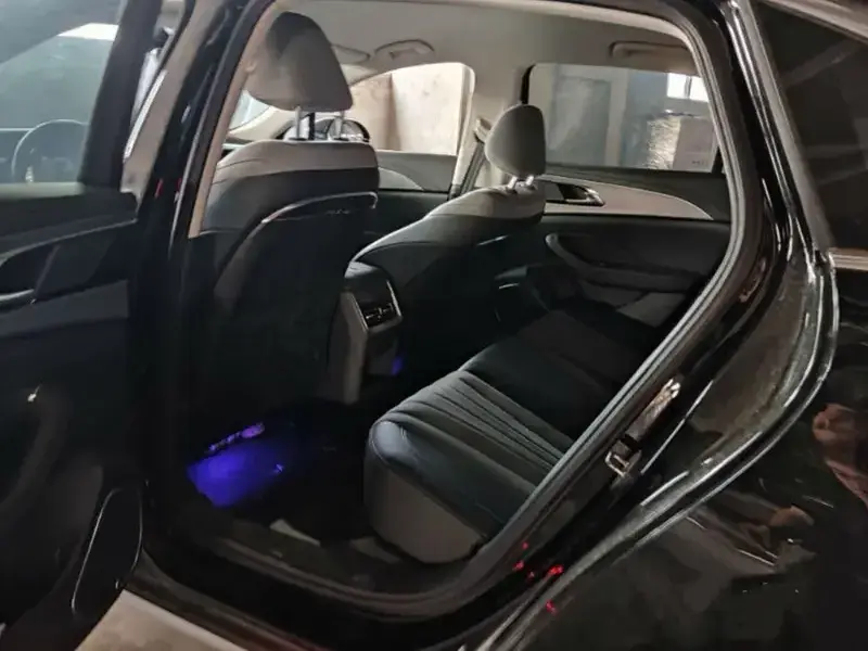 2024 Hongqi H5 с пробегом 44 000 км