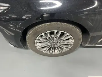 2024 Hongqi H5 с пробегом 50 000 км