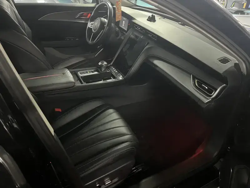 2024 Hongqi H5 с пробегом 50 000 км