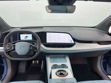 2025 Hongqi Tiangong 08 с пробегом 22 700 км