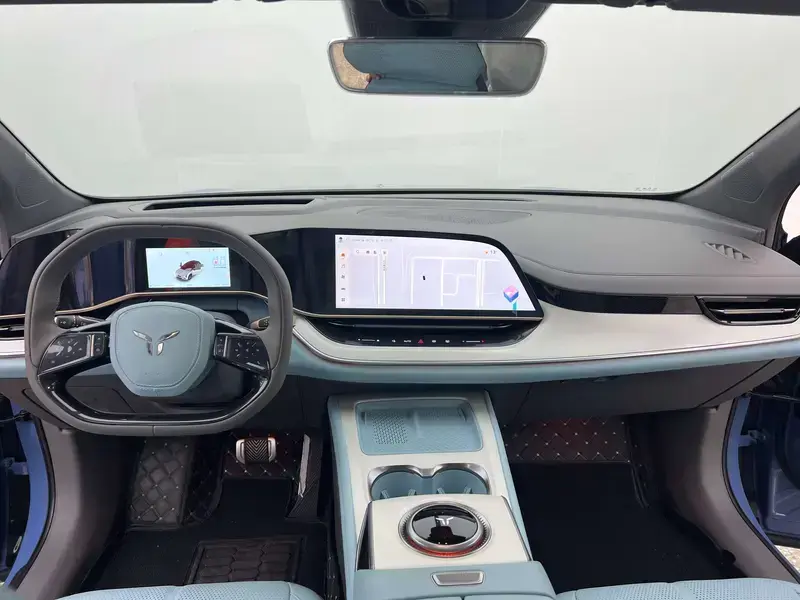 2025 Hongqi Tiangong 08 с пробегом 22 700 км