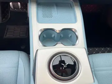 2025 Hongqi Tiangong 08 с пробегом 22 700 км