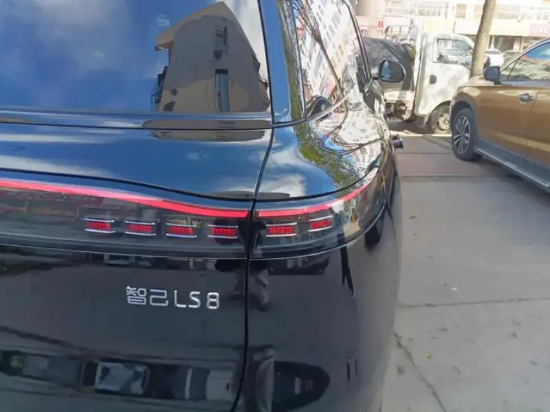 2026 IM Motors (Zhiji) LS8 с пробегом 4 000 км