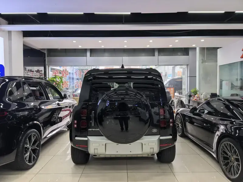 2024 Land Rover Defender с пробегом 18 000 км