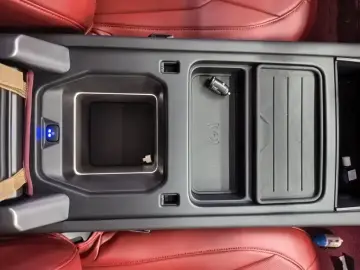 2024 Land Rover Defender с пробегом 18 000 км