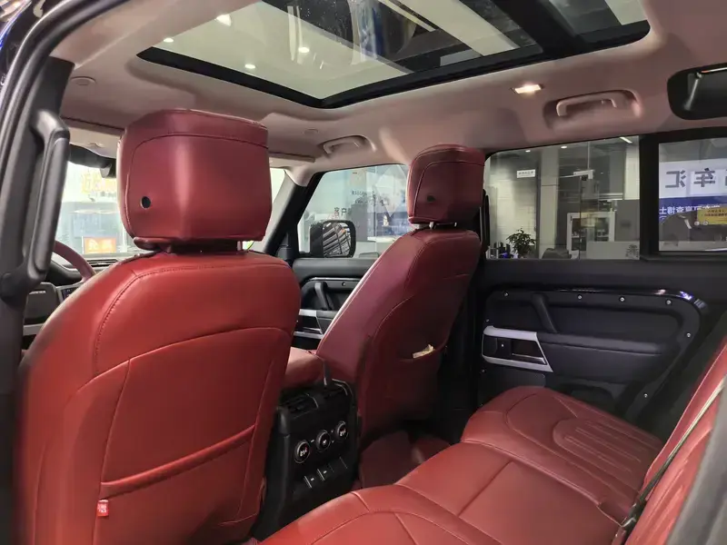 2024 Land Rover Defender с пробегом 18 000 км