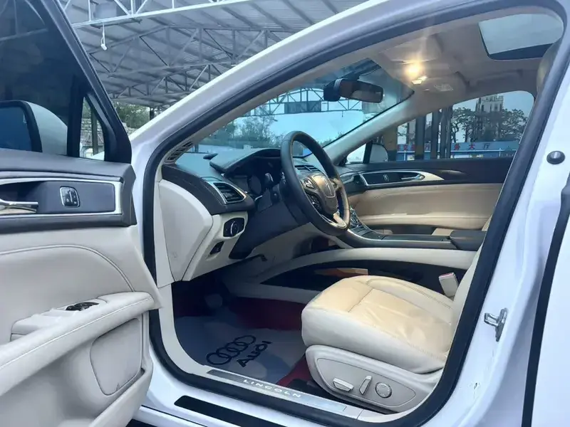 2017 Lincoln MKZ с пробегом 90 000 км