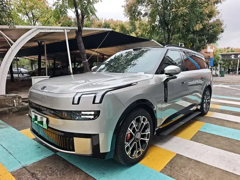 2025 Lynk & Co 900 с пробегом 7 000 км