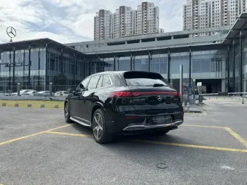 2025 Mercedes-Benz EQS SUV с пробегом 19 000 км