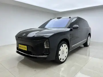 Nio ES8