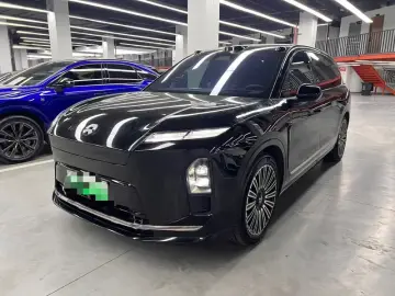 Nio ES8