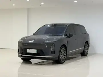 Nio ES8