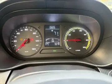2022 Roewe Clever с пробегом 9 300 км