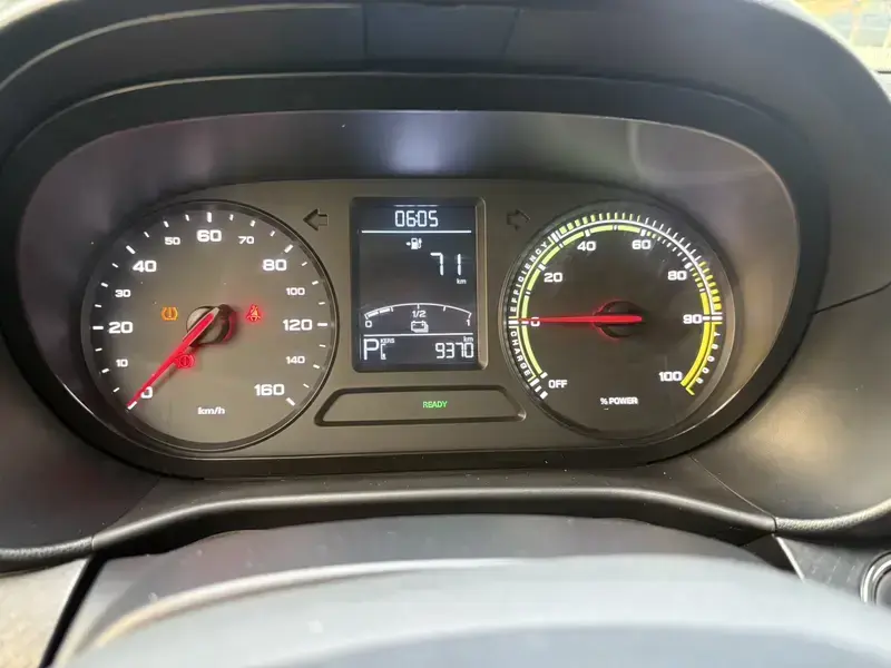2022 Roewe Clever с пробегом 9 300 км