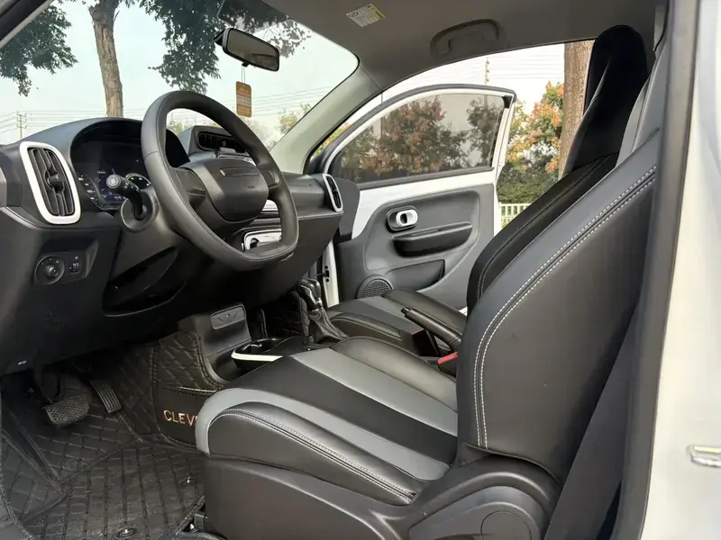 2022 Roewe Clever с пробегом 9 300 км