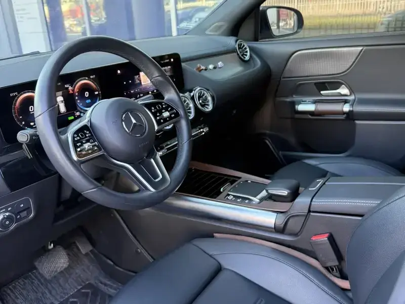 2023 Mercedes-Benz EQA с пробегом 42 000 км