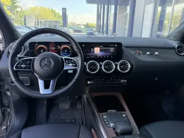 2023 Mercedes-Benz EQA с пробегом 42 000 км