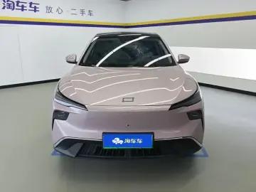 2025 Bestune Yueyi 03 с пробегом 18 000 км