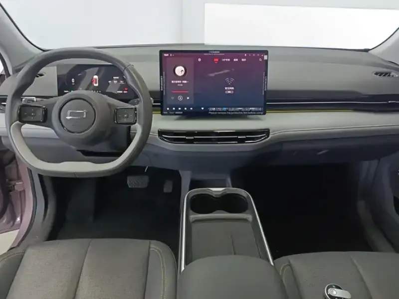 2025 Bestune Yueyi 03 с пробегом 18 000 км