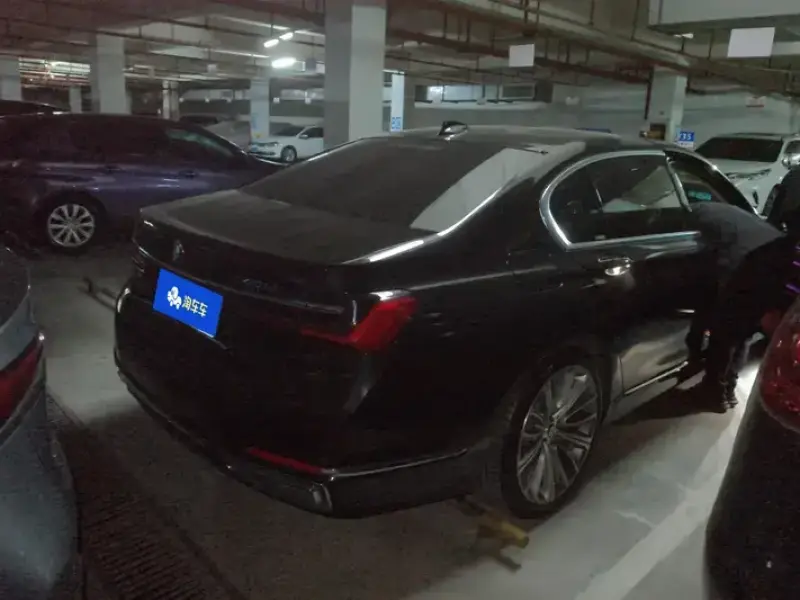 2021 BMW M760Le с пробегом 60 000 км