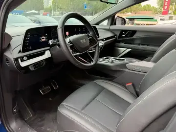 2024 Cadillac IQ Ao Ge с пробегом 10 000 км