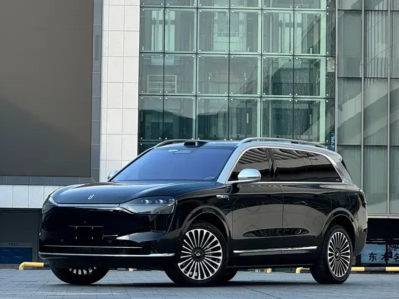2024 Aito AITO M9 с пробегом 19 000 км
