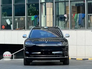 2024 Aito AITO M9 с пробегом 19 000 км