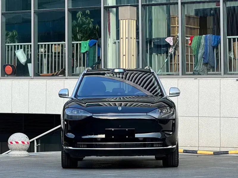 2024 Aito AITO M9 с пробегом 19 000 км
