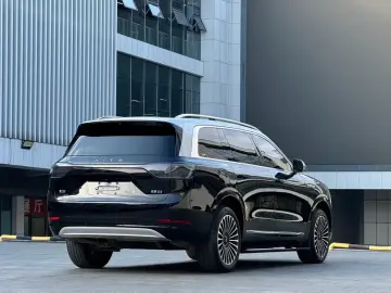 2024 Aito AITO M9 с пробегом 19 000 км