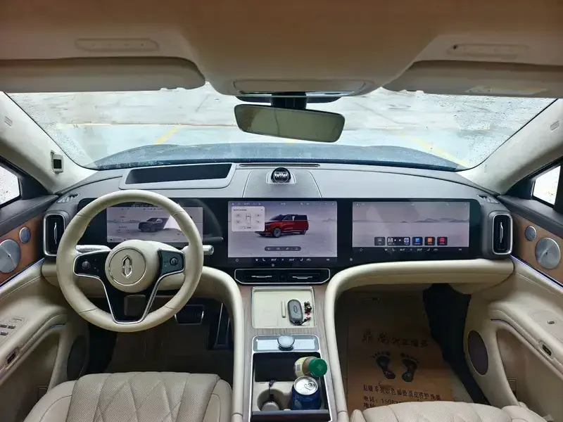 2024 Aito AITO M9 с пробегом 49 000 км