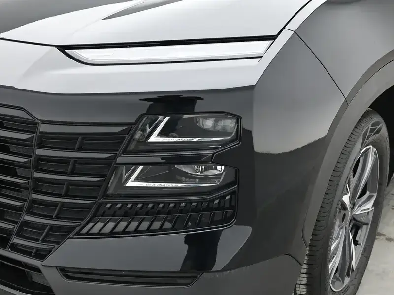 2026 JETOUR Dasheng i-DM с пробегом 100 км